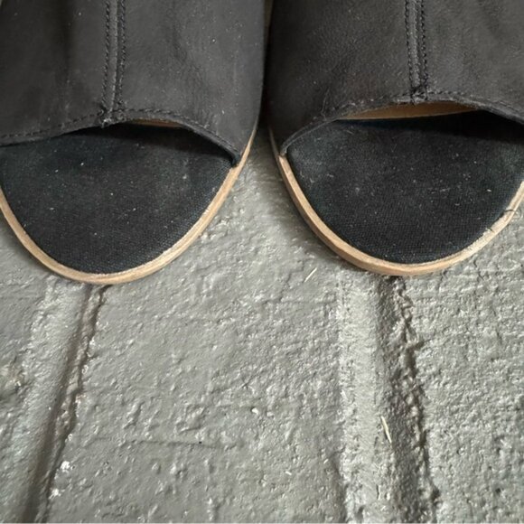 Franco Sarto Helix Women’s 6.5 M Black Block Heel Peep Toe Sandals Leather Suede - Picture 4 of 9